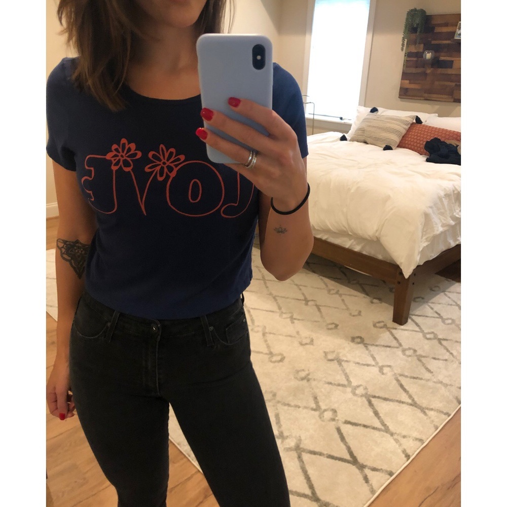Express Crop Top - Picture 2 of 4